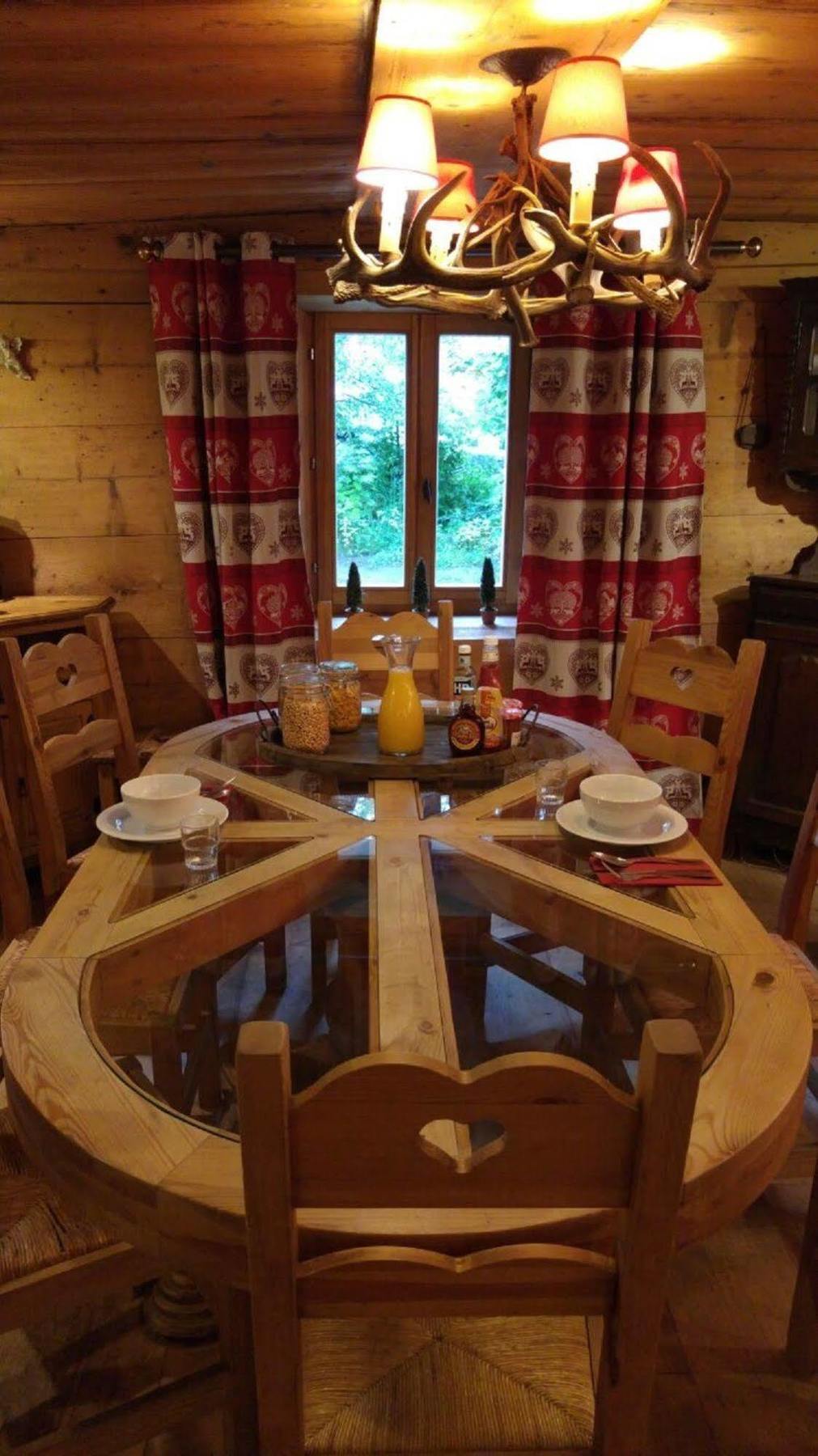Chalet Pele - Alpes Travel - Central Chamonix - Sleeps 11 Экстерьер фото